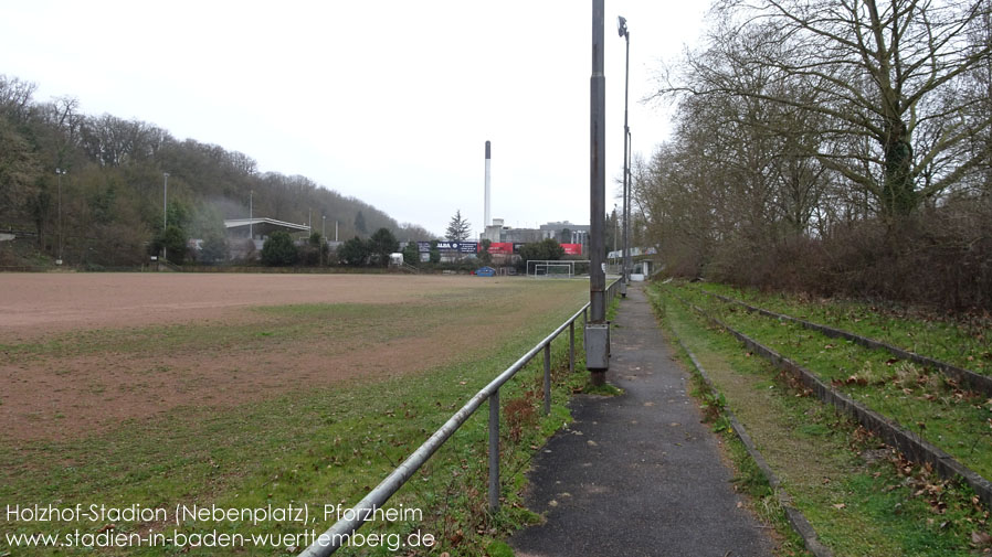 Pforzheim, Holzhof-Stadion (Nebenplatz)