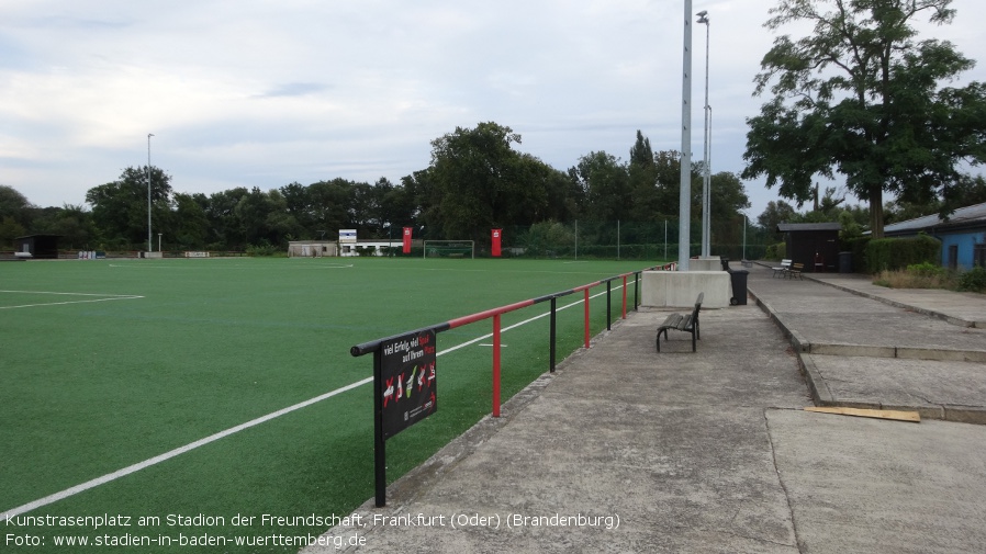 Frankfurt (Oder), Kunstrasenplatz am Stadion der Freundschaft