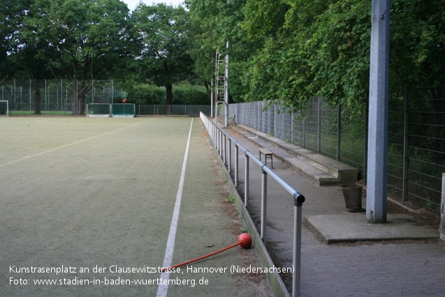 Kunstrasenplatz an der Clausewitzstraße, Hannover (Niedersachsen)