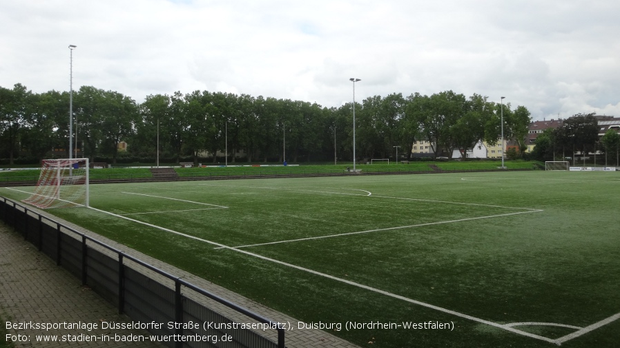 Duisburg, Bezirkssportanlage Düsseldorfer Straße (Kunstrasenplatz)