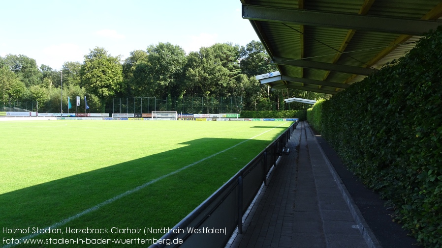 Herzebrock-Clarholz, Holzhof-Stadion