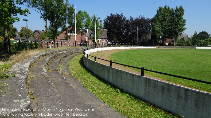 Neukirchen-Vluyn, Jahnplatz