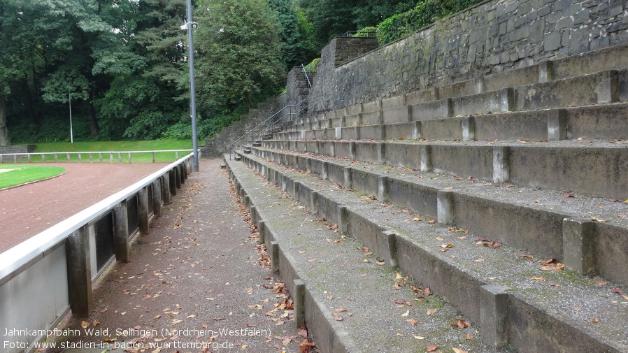 Jahnkampfbahn (Walder Stadion), Solingen