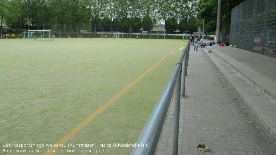 Bezirkssportanlage Weisenau (Kunstrasen), Mainz
