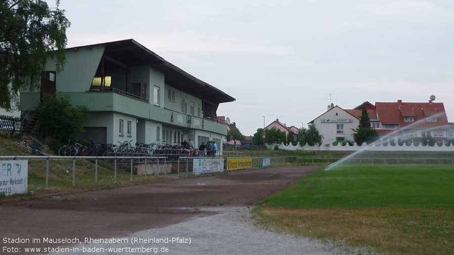 Stadion im Mauseloch, Rheinzabern (Rheinland-Pfalz)