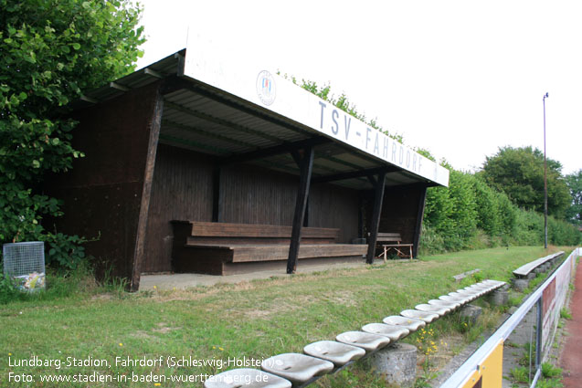 Lundbarg-Stadion, Fahrdorf